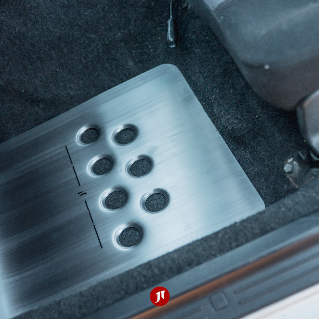 gc8-subaru-wrx-driver-and-passenger-floor-plates-rhd-1