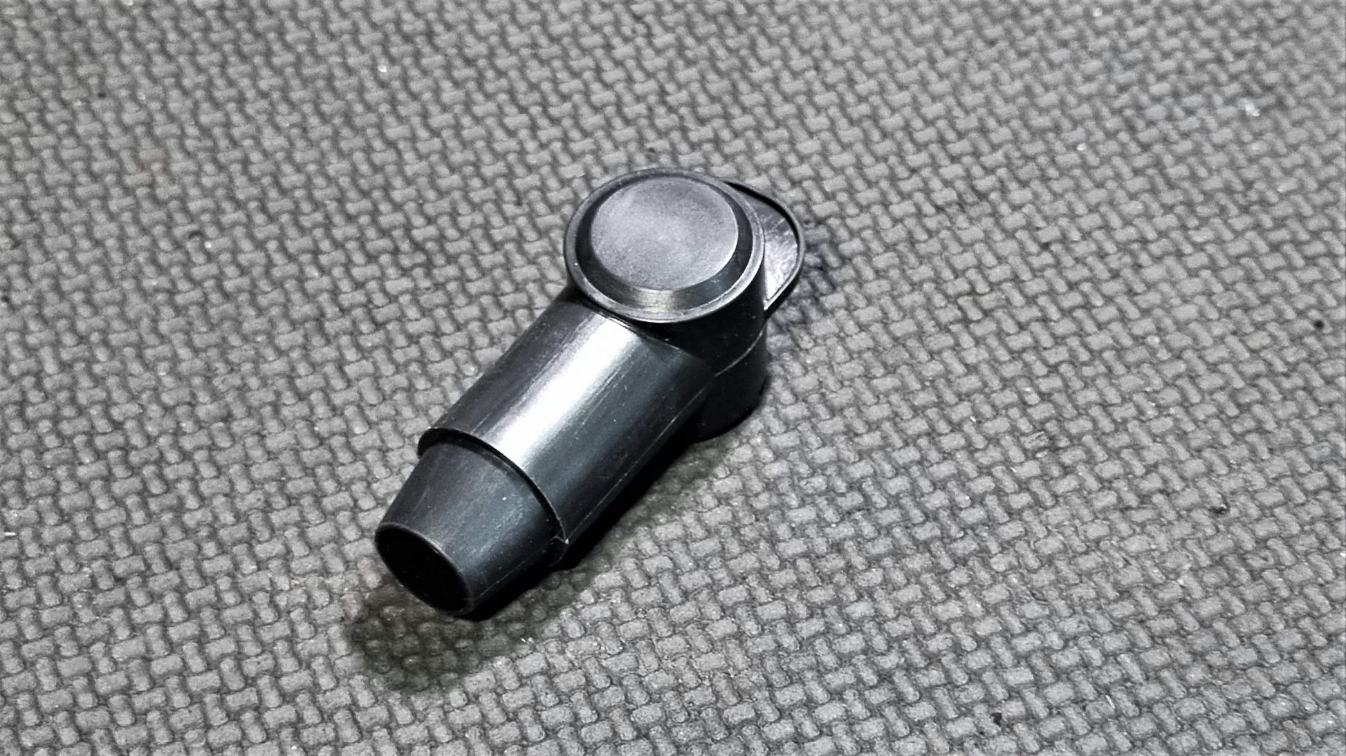 20mm Terminal Insulator 2-2/0 Passthrough (Black)