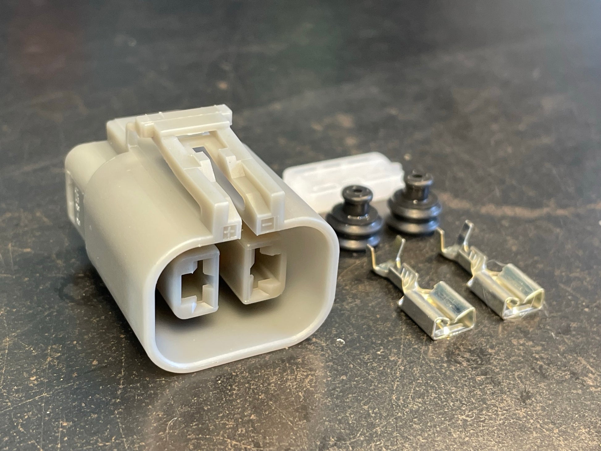 Yazaki 58X-2S-2 Connector