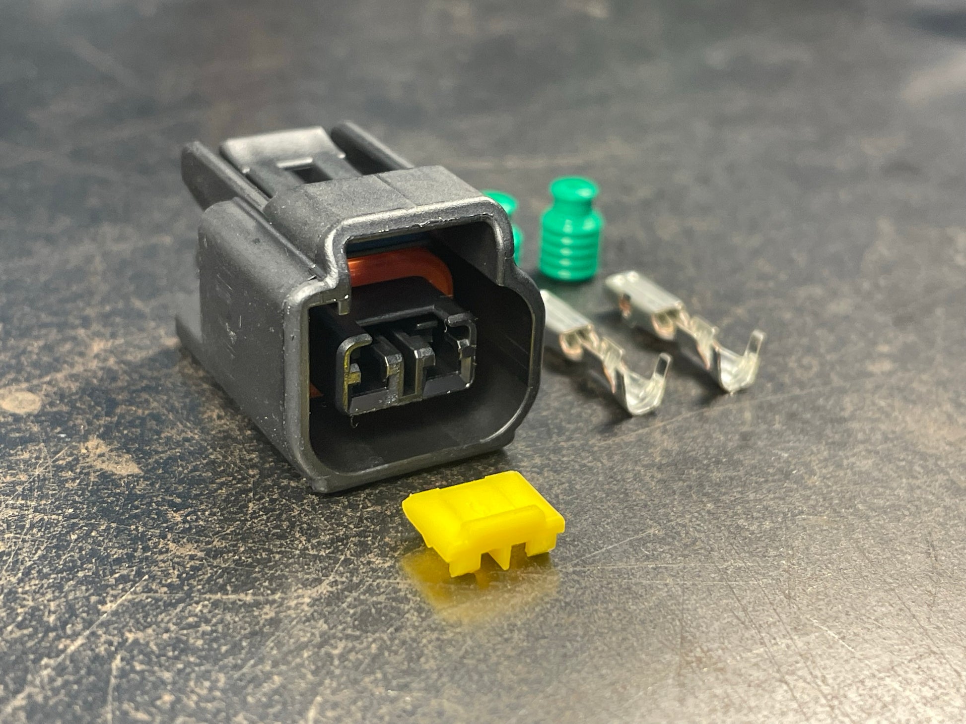 Furukawa RFW-2S Connector