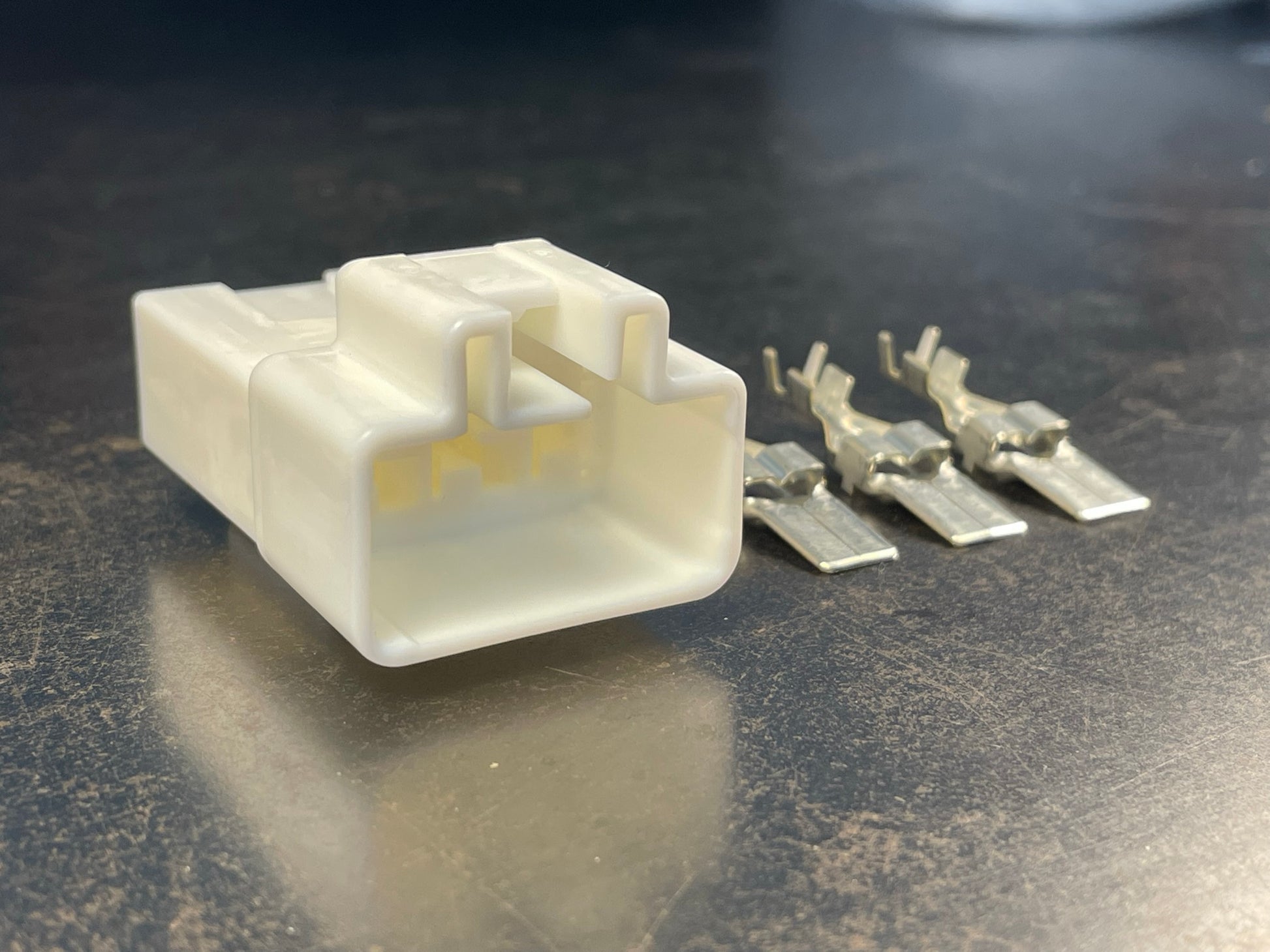 Yazaki Y312U-3P Connector